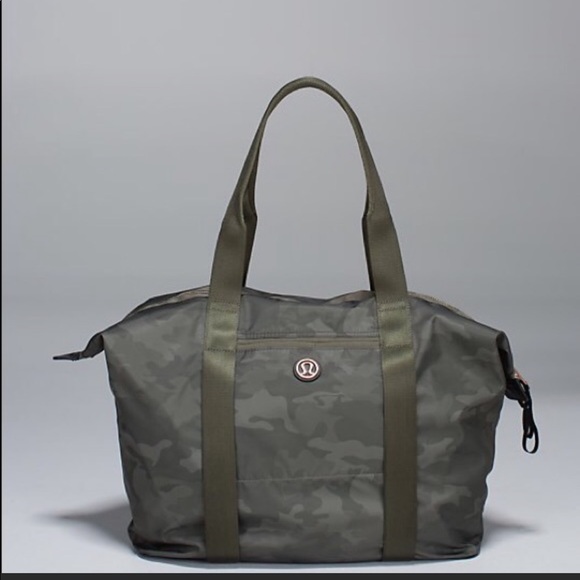 lululemon athletica Handbags - ISO. Lululemon camo